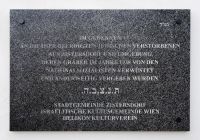 Gedenktafel_am_Friedhof_in_A-2225_Zistersdorf.jpg