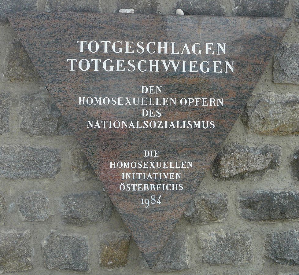 Totgeschlagen - Totgeschwiegen. Das Mahnmal für die homosexuellen NS-Opfer im KZ Mauhausen. (c) Wikimedia Public Domain